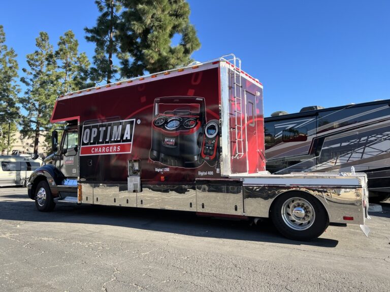 Truck Vinyl Graphics Installation Shop